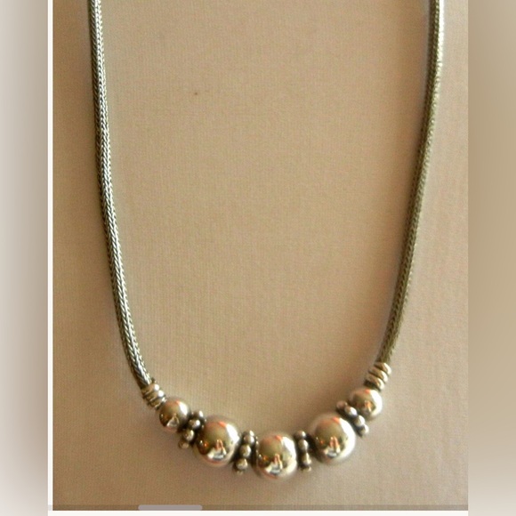 Elegant Silver Necklace - Picture 2 of 5